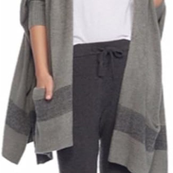 Barefoot Dreams Cozy Cliffside Wrap - Picture 5 of 6